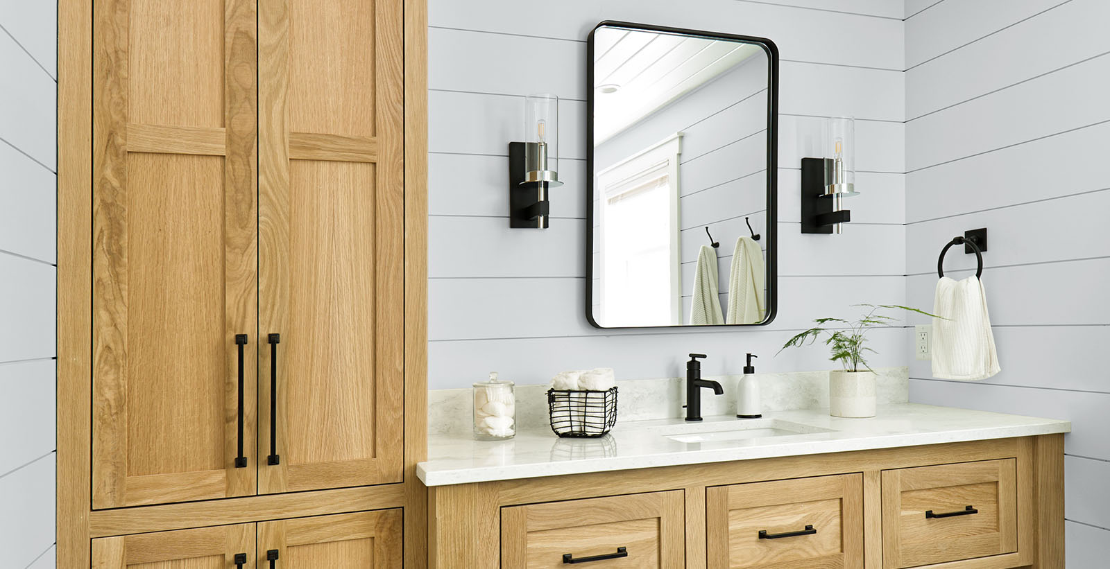 salle de bain gris détendue gaie et conviviale