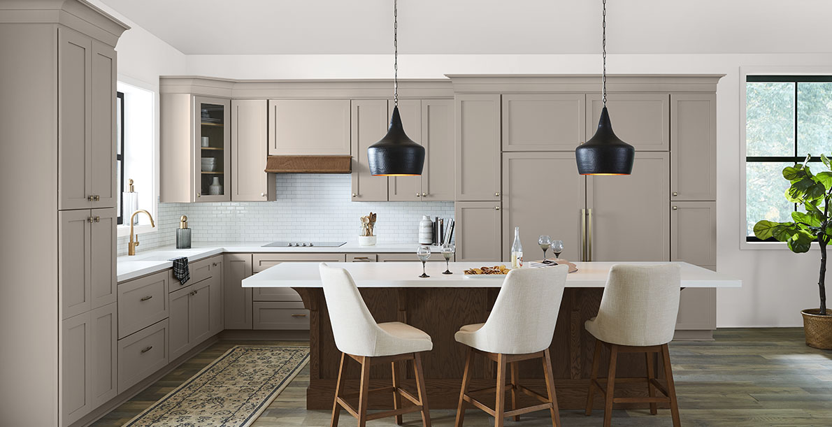 cuisine brun classique décontractée et sereine